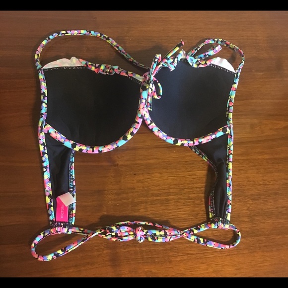 Victoria’s Secret bikini top - Picture 2 of 3